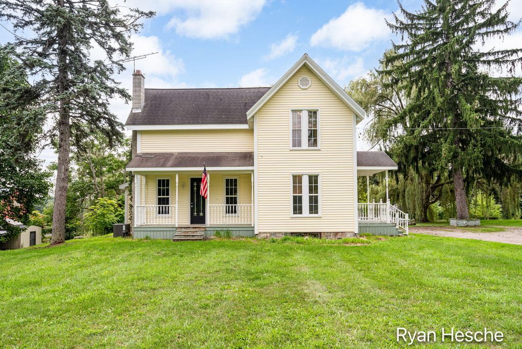 3681 Sayles Road, Easton township