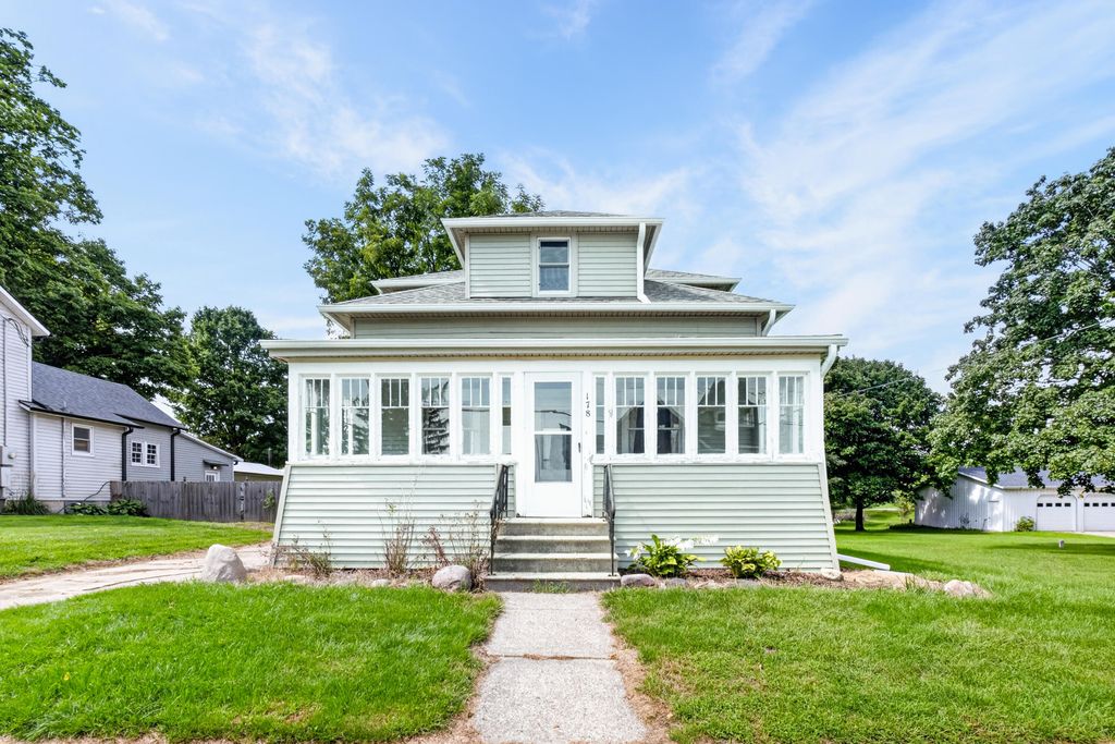 178 S Main Street, Woodland village