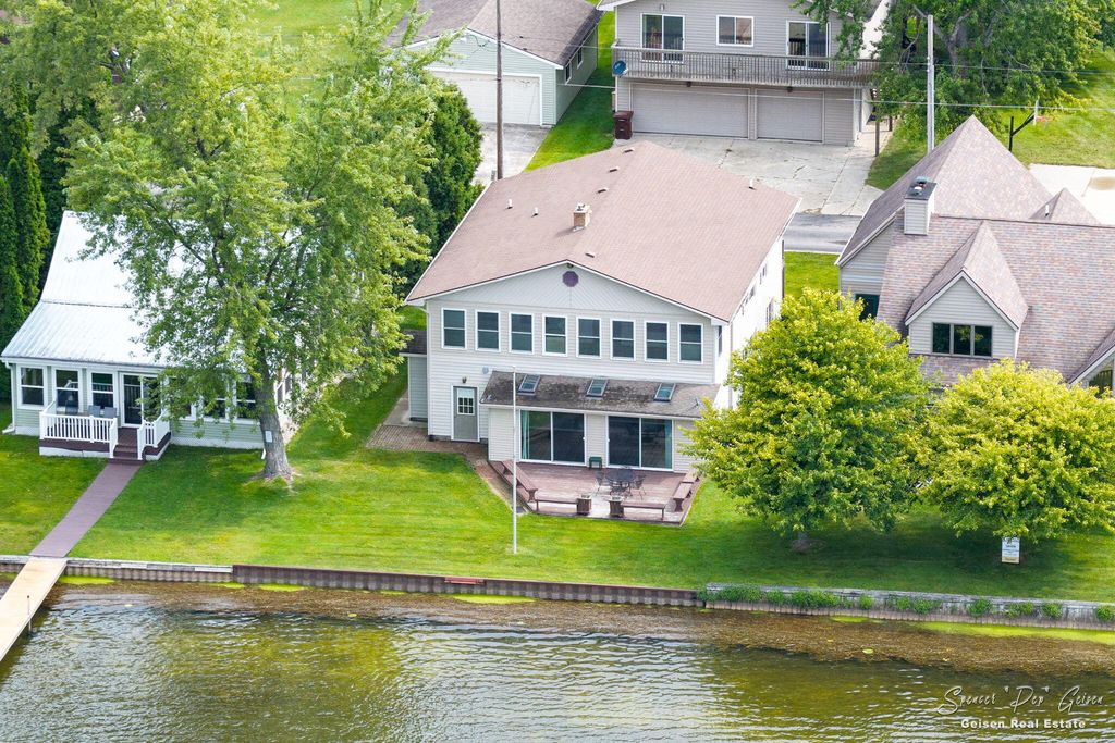 8601 Hidden Trail, Orleans township