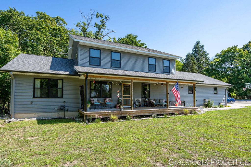 939 S Mears Avenue, Whitehall