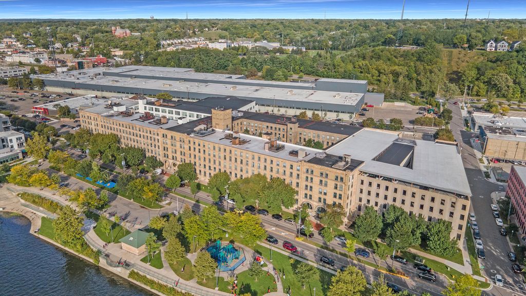 940 Monroe Avenue Nw Unit: 228, Grand Rapids