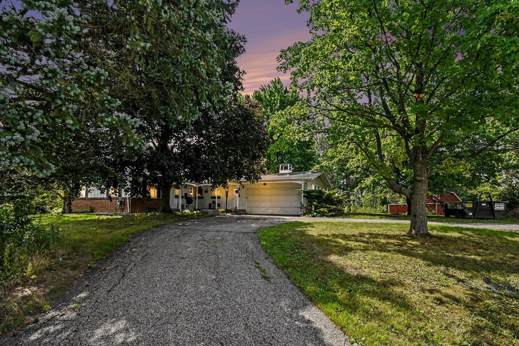 5124 60th Street Se, Caledonia township