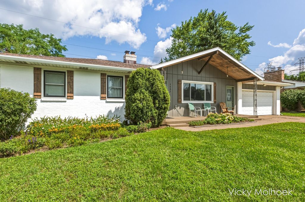 1651 Sunny Creek Street Se, Kentwood city