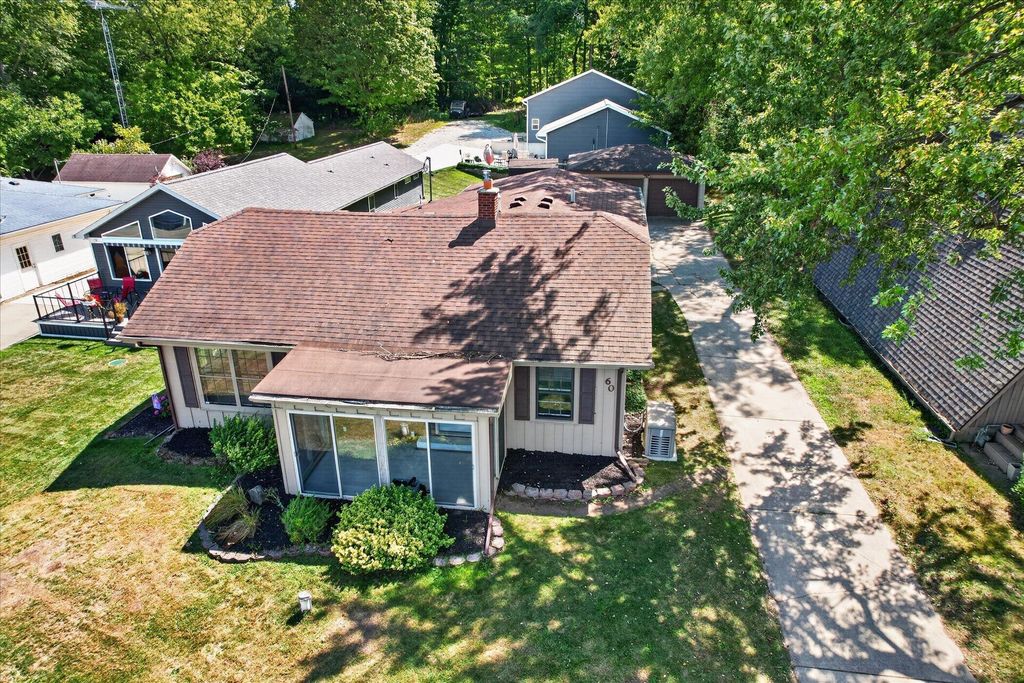 60 E Hickory Road, Johnstown township