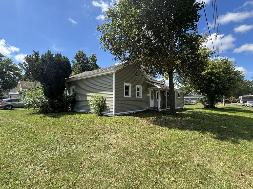 421 W Railroad Street, Dowagiac city