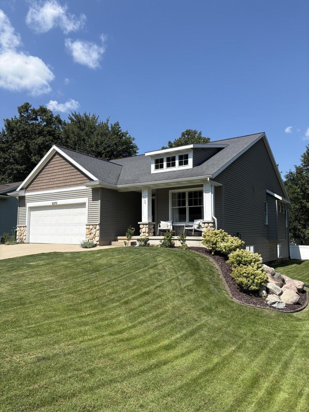 5373 Meadow Run Drive Sw, Wyoming city