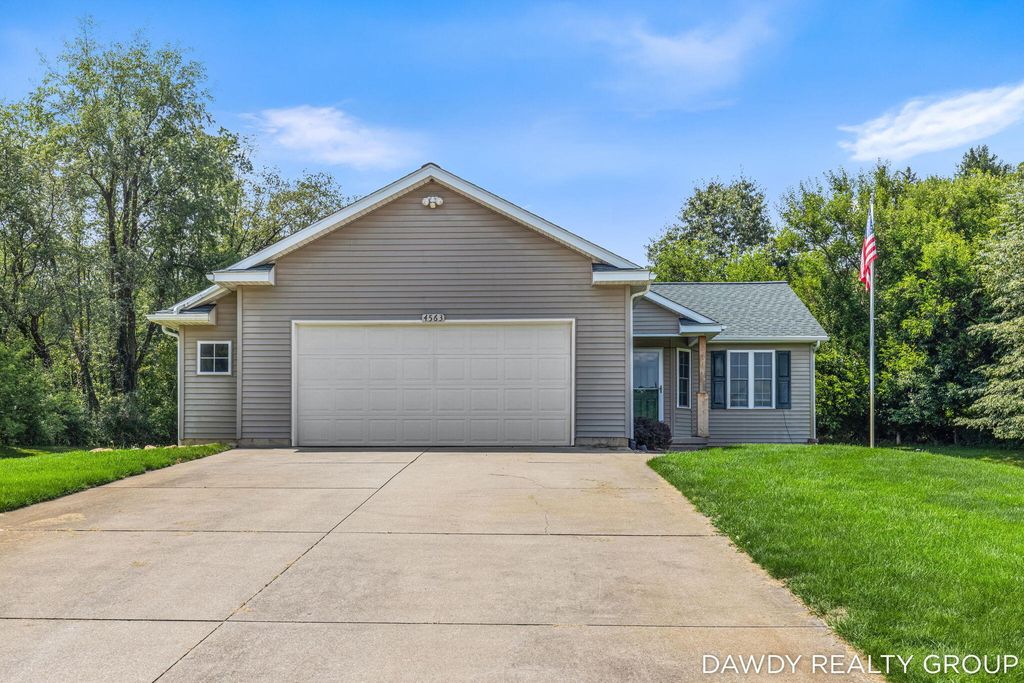 4563 Redbud Court, Thornapple township