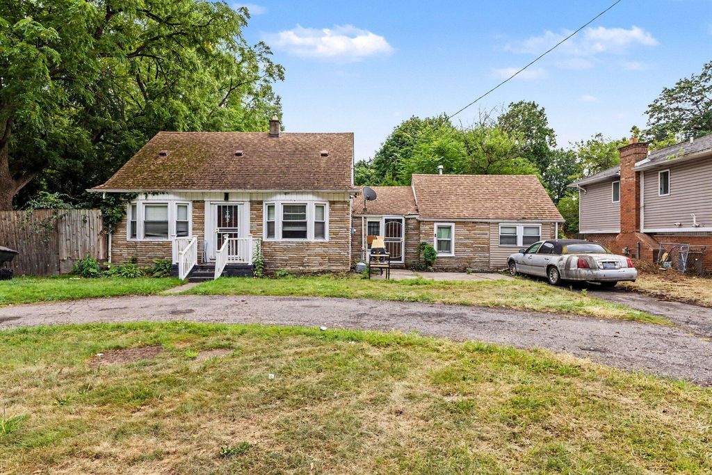 23071 Chippewa Street, Detroit city