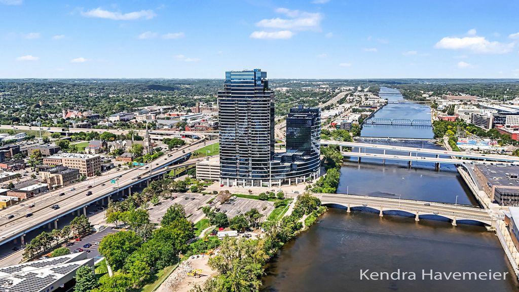 335 Bridge Street Nw Building: 0 Unit: 2305, Grand Rapids