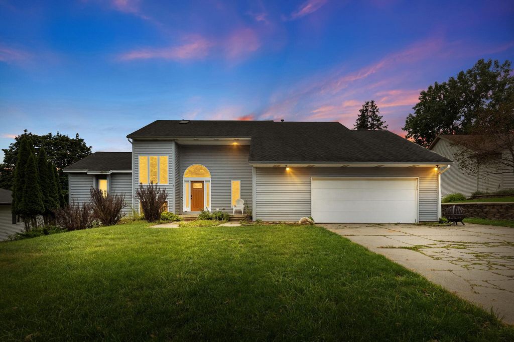 2630 Glencairin Drive Nw, Grand Rapids city