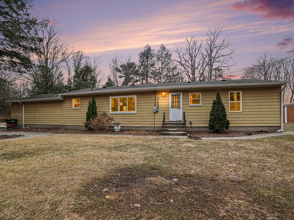 8590 W Thomas Street, Benona township