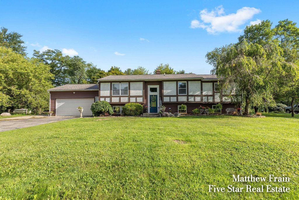 3395 12 Mile Road Nw, Sparta township