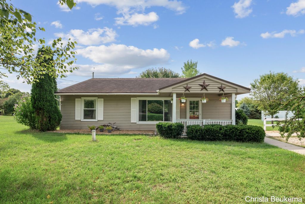 88 E Parmeter Road, Ionia township