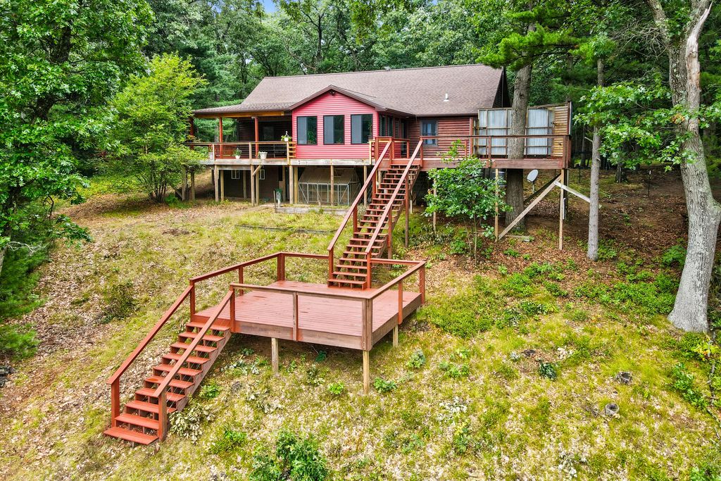 7616 Automobile Road, Twin Lake