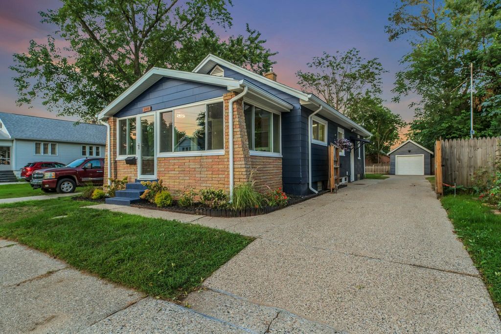 2416 Woodward Avenue Sw, Wyoming city