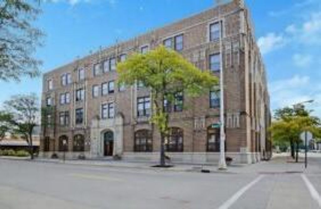 297 W Clay Avenue Unit: 404, Muskegon
