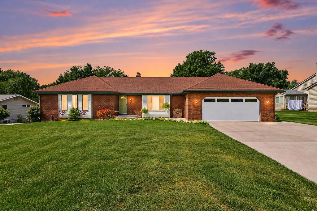 6933 Pine Edge Drive Se, Caledonia township