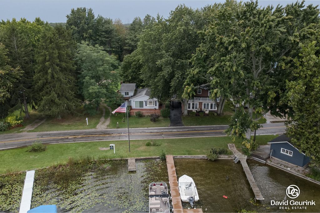 5996 122nd Avenue, Clyde township