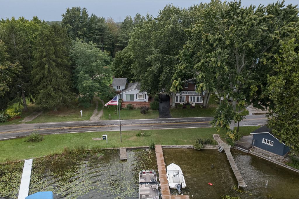 5996 122nd Avenue, Fennville