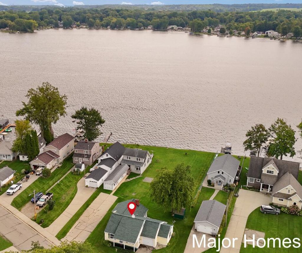 734 Lakeview Drive, Lake Odessa