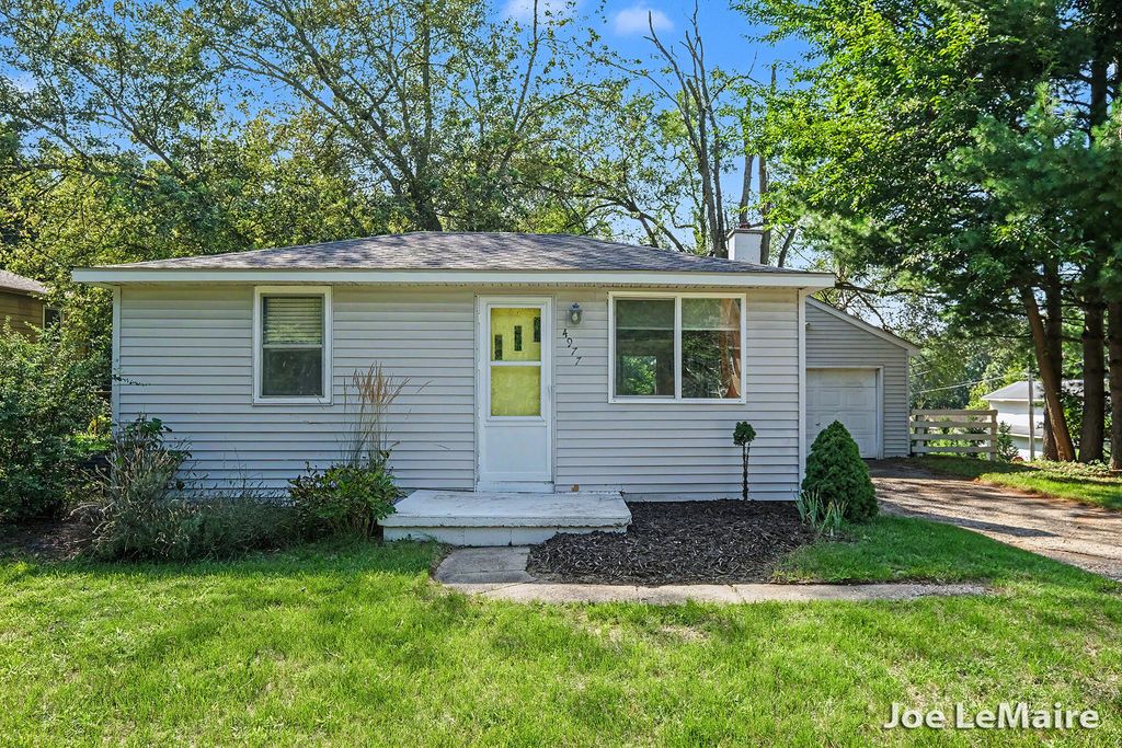 4977 Hunsberger Avenue Ne, Plainfield charter township
