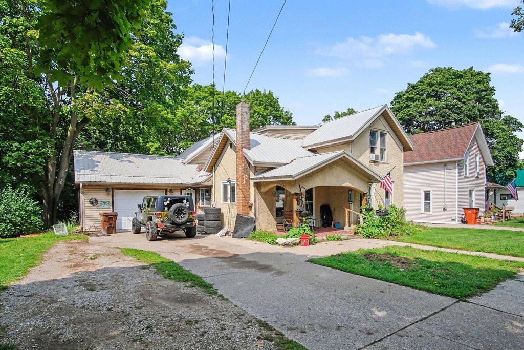 717 S Broas Street, Belding city