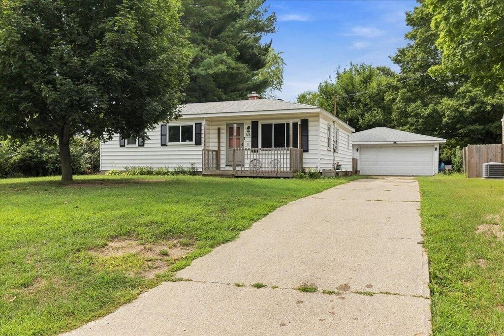 116 Northway Street, Augusta village