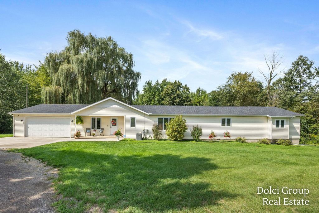 2055 S Peters Road, Casnovia township
