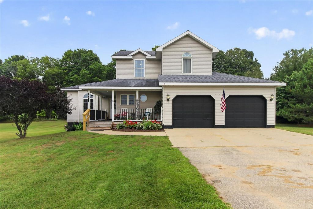 4512 Traxton Drive, Newfield township
