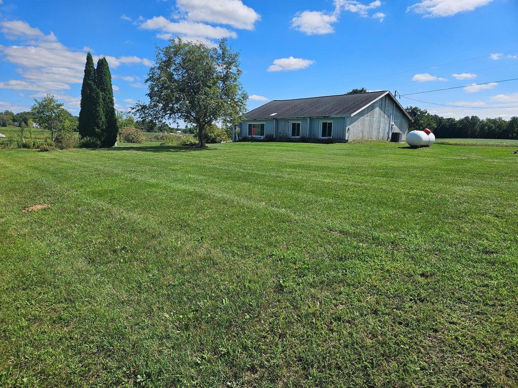 6597 W Walton Road, Rolland township