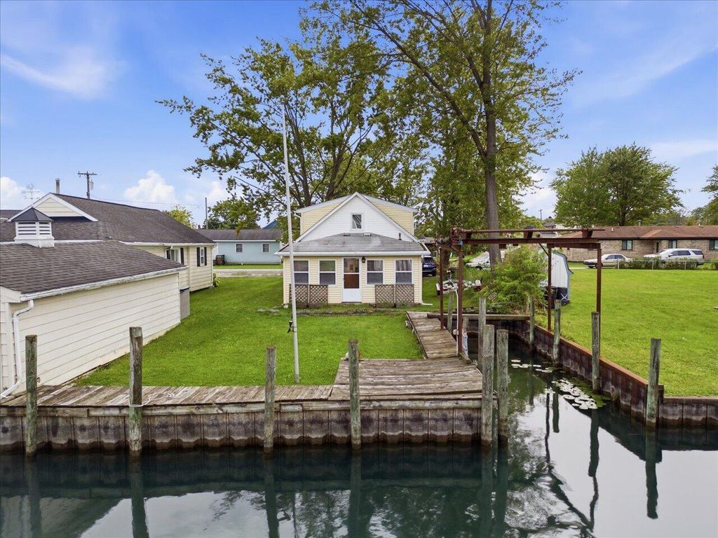 124 N Park Drive, Algonac city