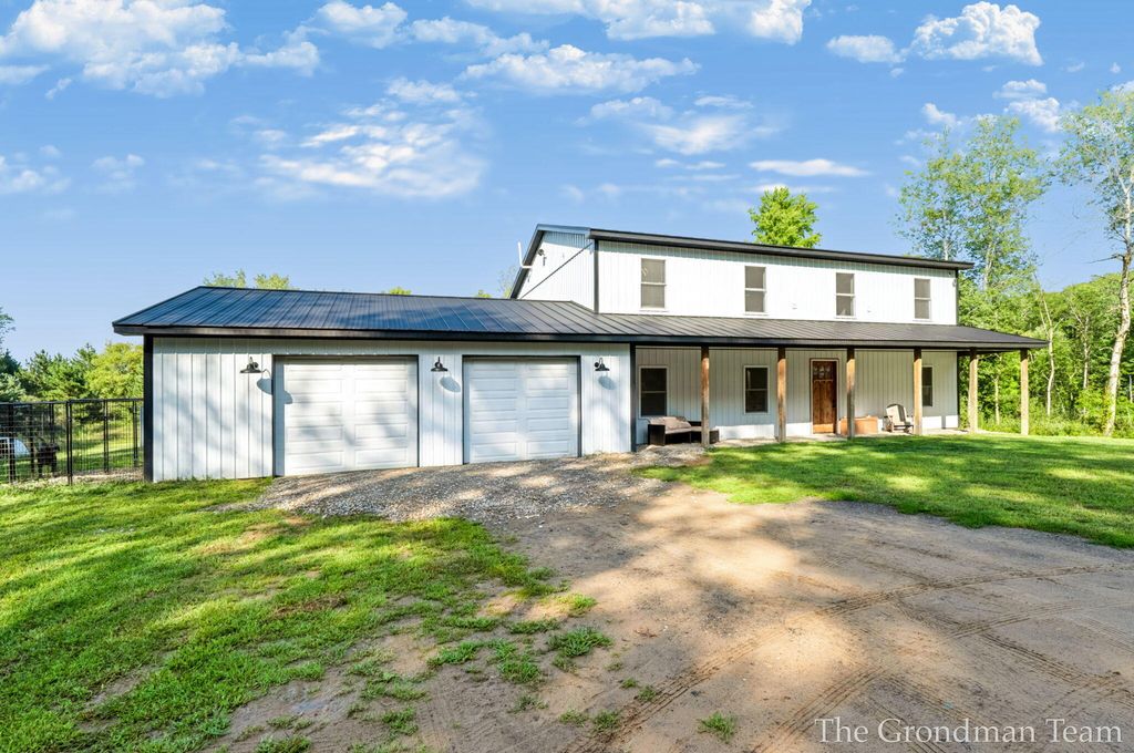 9418 Deer Valley Drive, Montcalm township