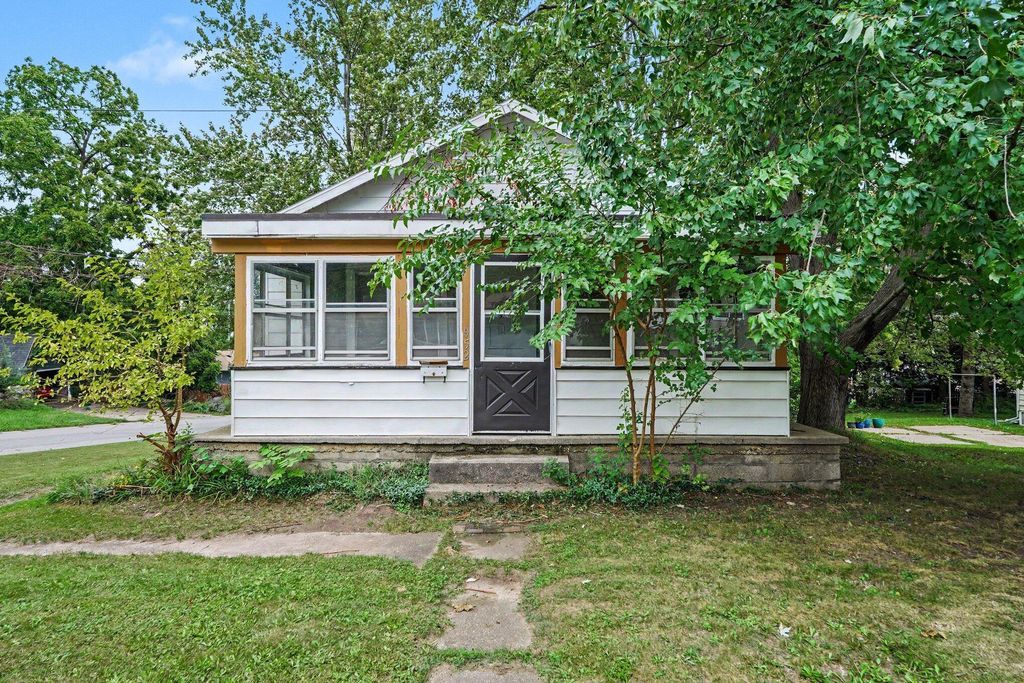 952 Calvary Avenue Nw, Grand Rapids city