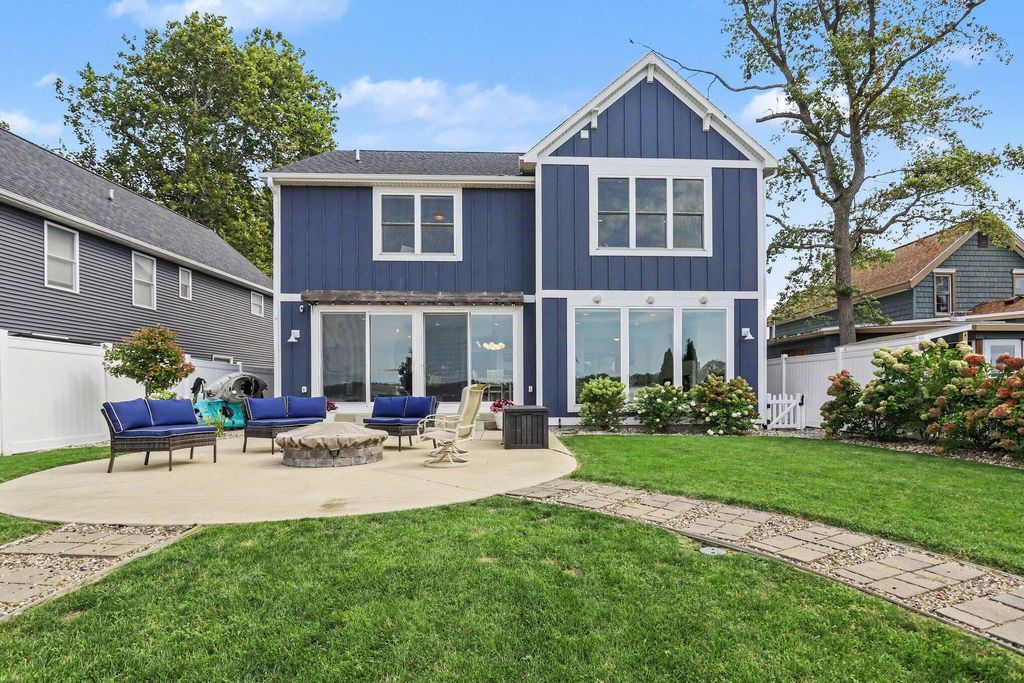 2138 Ames Drive, Portage