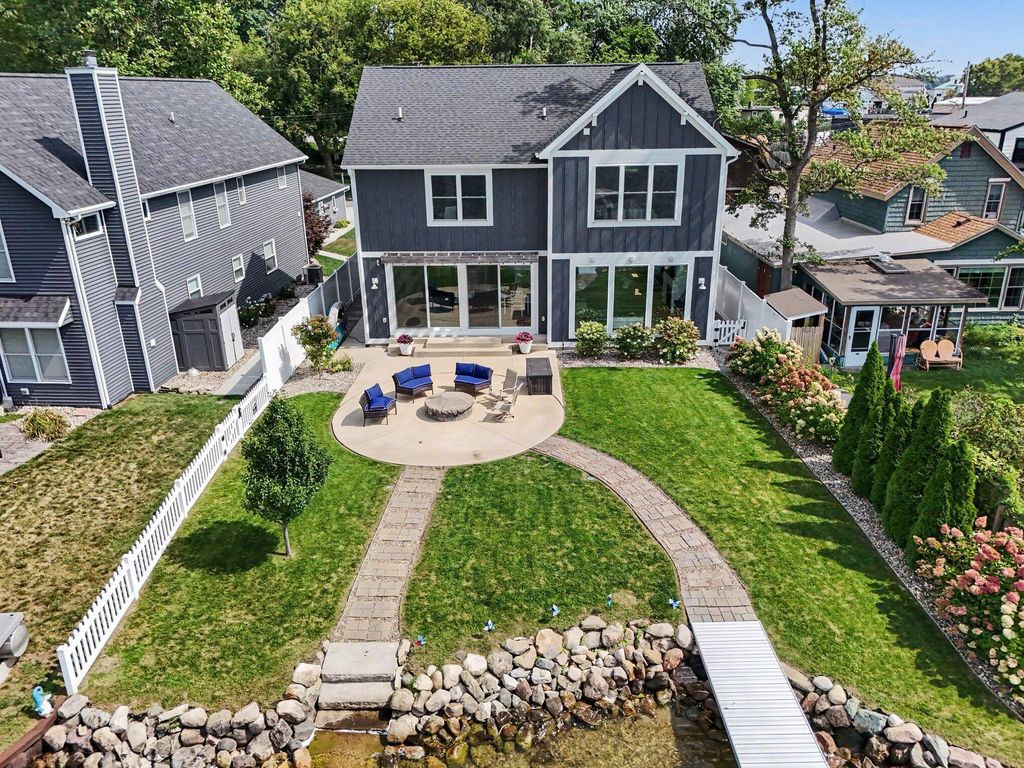 2138 Ames Drive, Portage