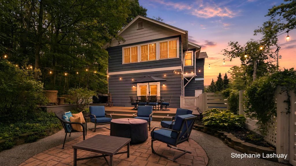 450 Culver Street, Saugatuck city