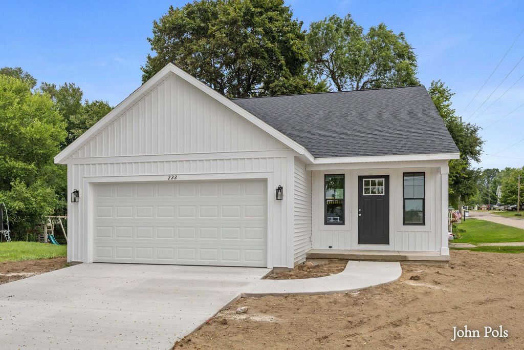 222 E Ellis Avenue, Belding city