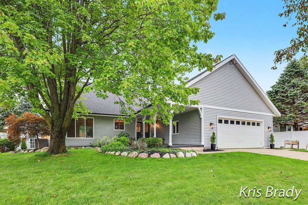 4535 Forest Lake Court Se, Kentwood city
