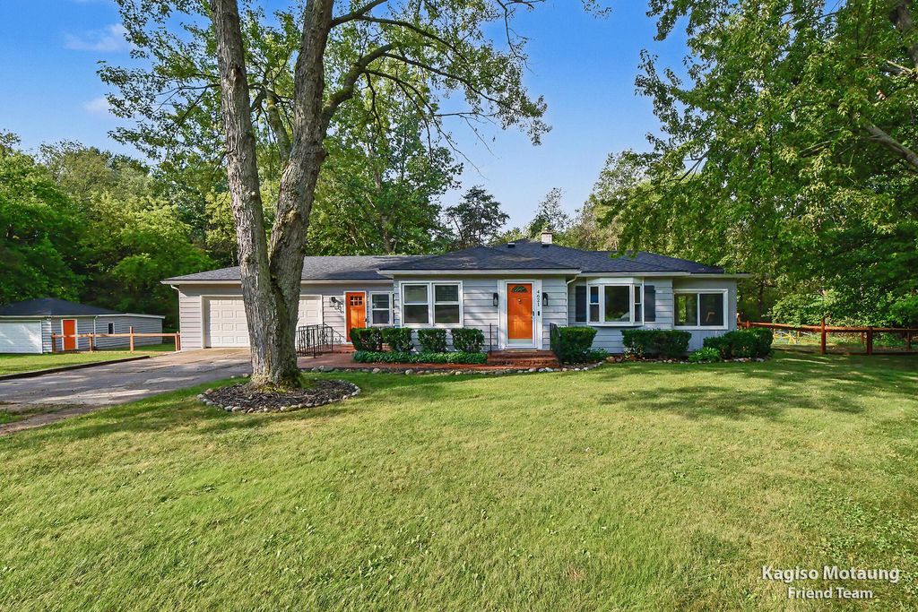 4621 Whitneyville Avenue Se, Cascade charter township