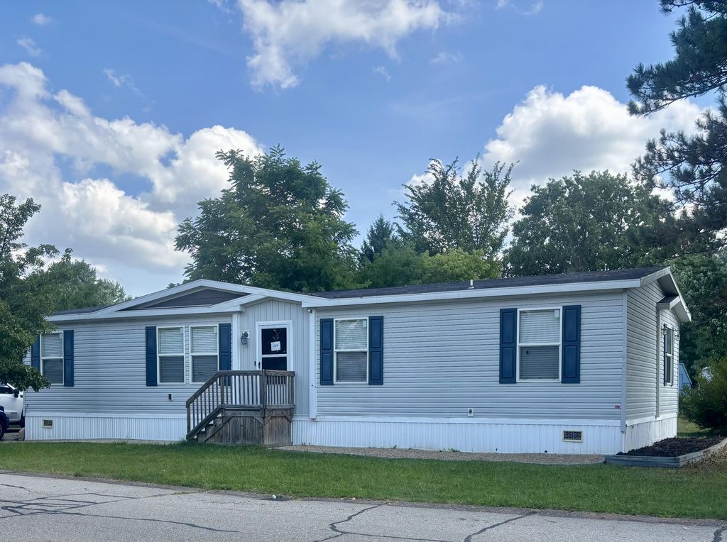 7061 W Bickett Boulevard, Lansing city