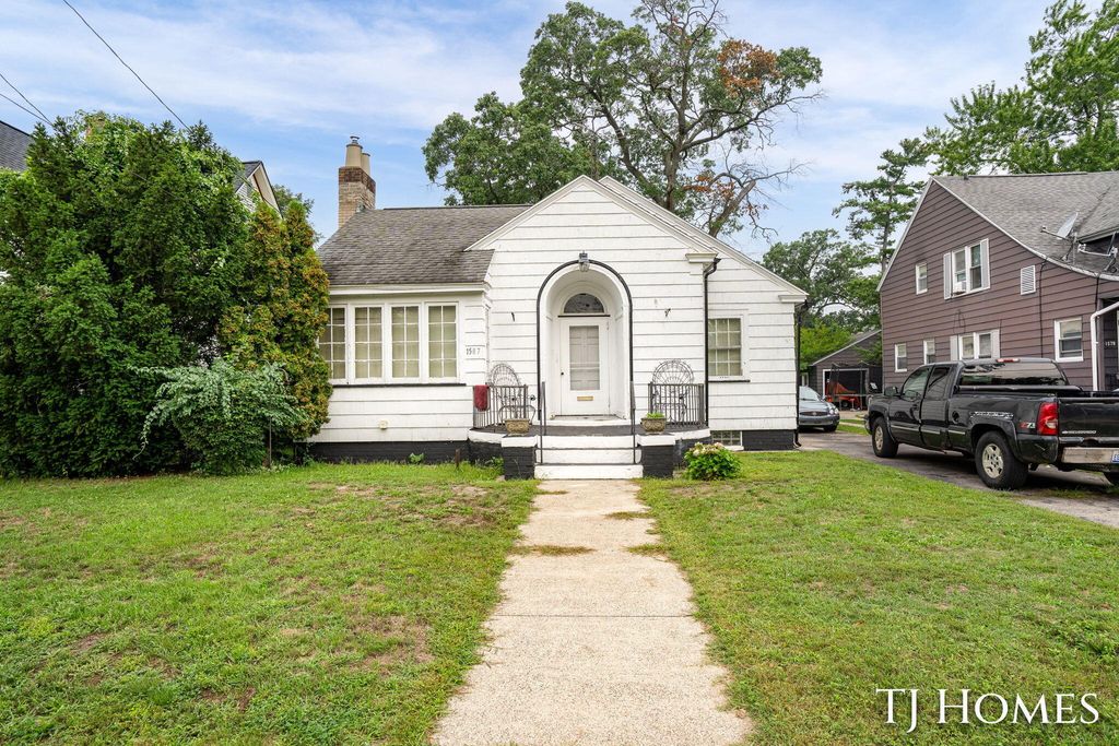 1587 Peck Street, Muskegon city