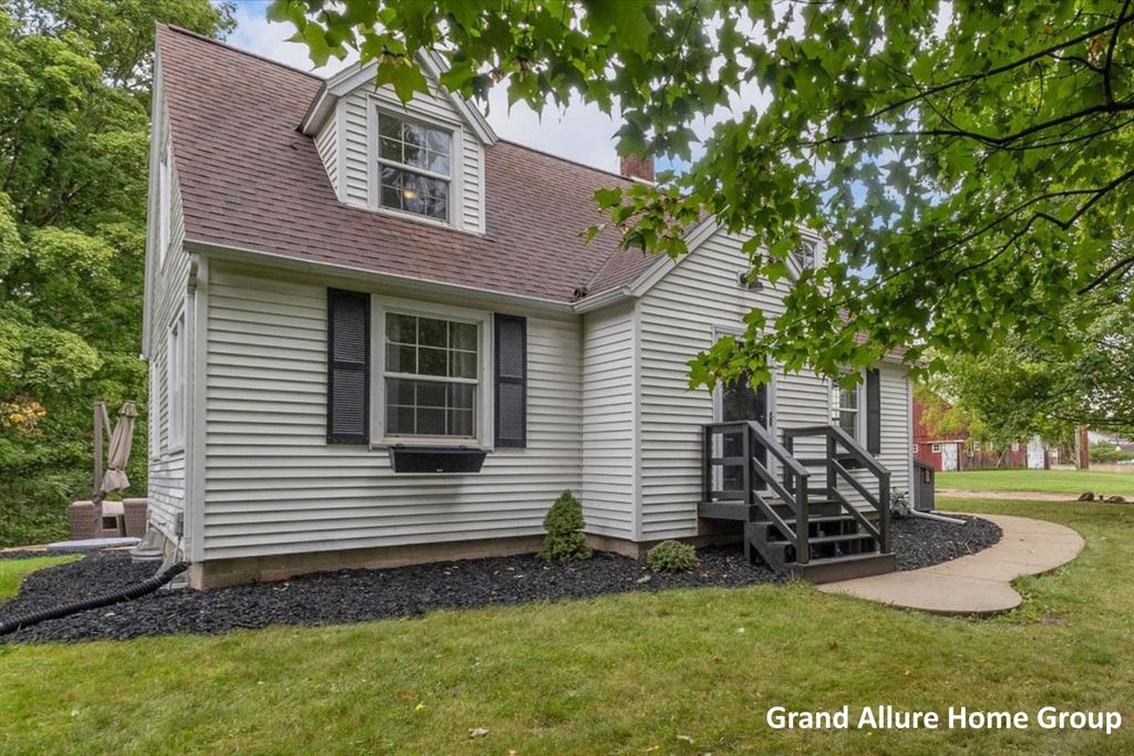 5119 18 Mile Road Ne, Cedar Springs