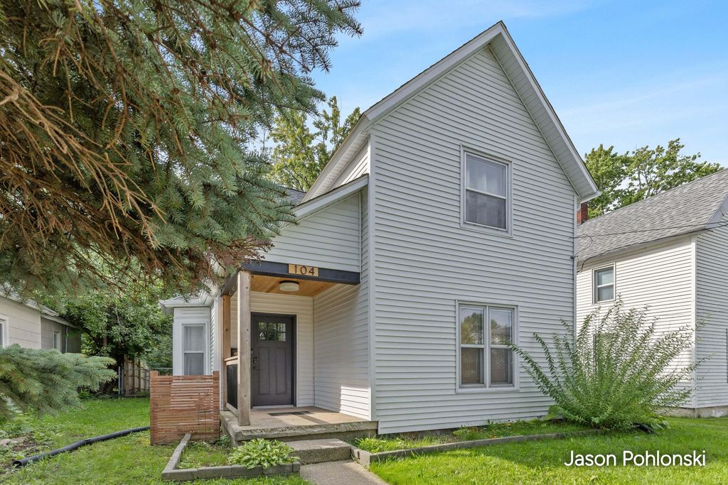 104 Sweet Street Ne, Grand Rapids