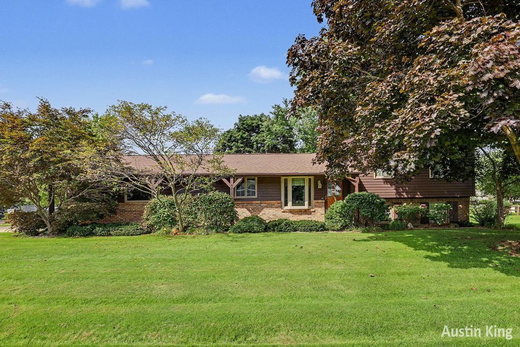 411 4th Street, Cedar Springs