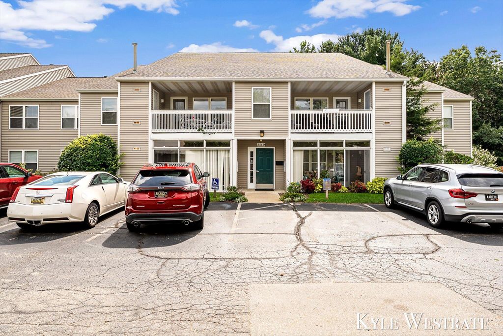 3149 Poplar Creek Drive Se Unit: 103, Kentwood