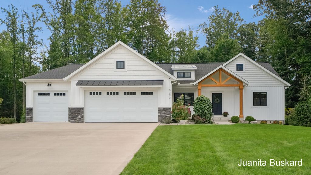 5392 Eaglepass Drive, Blendon township