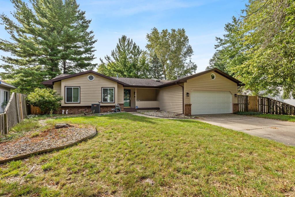 2108 Brook Trails Court Se, Grand Rapids