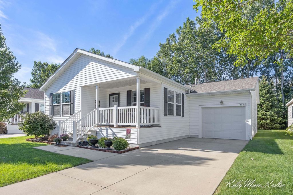 1537 N Teal Waters Drive, Georgetown charter township
