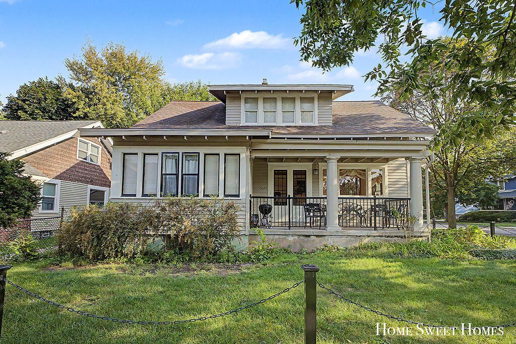 1259 Sherman Street Se, Grand Rapids