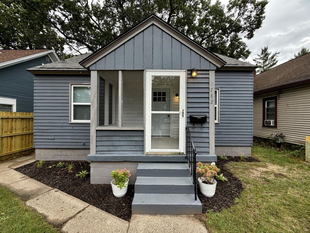 1782 Wood Street, Muskegon